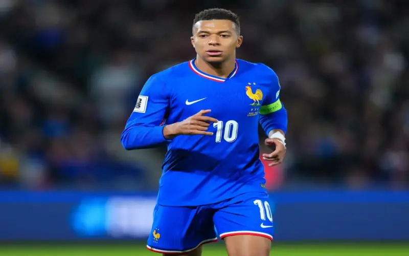 مبابي يحذر من الثقة الزائدة قبل كأس العالم 2026